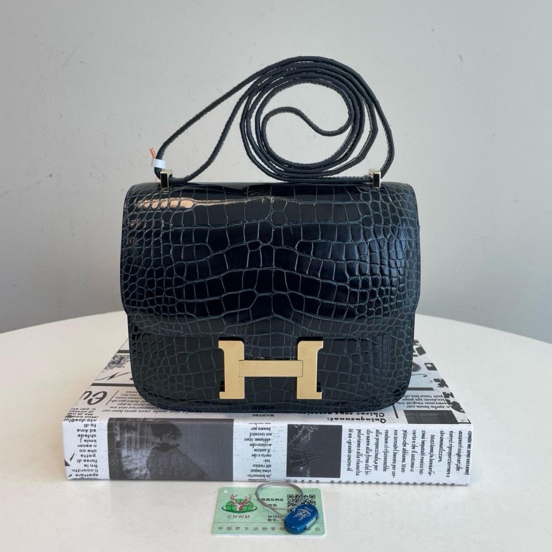Hermes Shiny Alligator Constance 18 Bleu Baltique